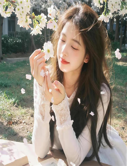 幕后花絮：笨贼与魔术师主题思想深度解读：核心意义与社会价值分析